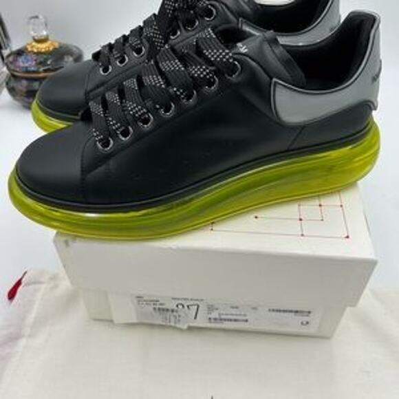 Men's Alexander, McQueen oversized leather sneakers with neon green sole size 43 - Picture 2 of 10